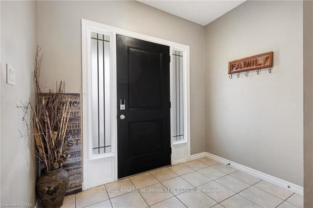 28 Jeffrey Dr, House attached with 3 bedrooms, 4 bathrooms and 3 parking in Guelph ON | Image 23