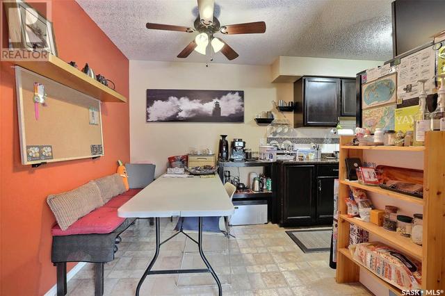 4168 Castle Road, House attached with 3 bedrooms, 2 bathrooms and null parking in Regina SK | Image 7