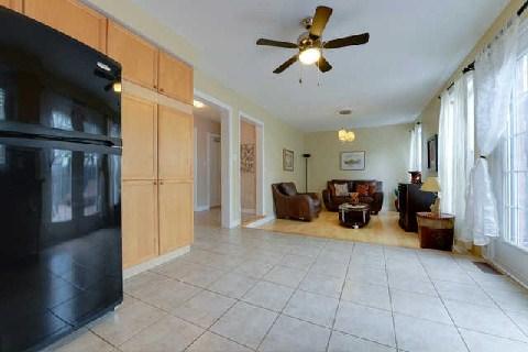 1525 Swann Cres, House detached with 3 bedrooms, 3 bathrooms and 2 parking in Milton ON | Image 7