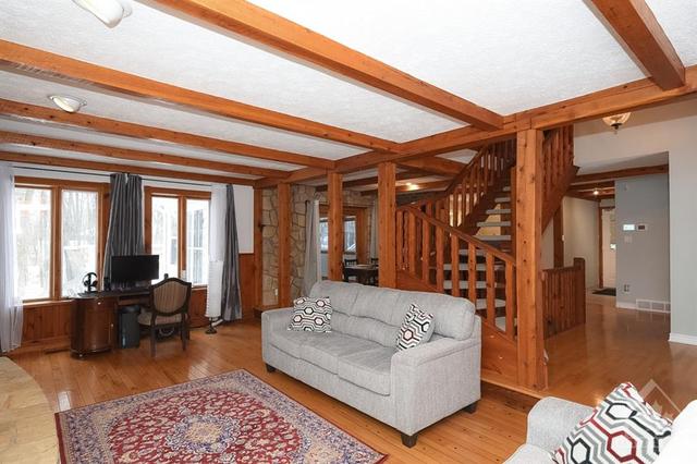 8395 County Road 17 Road, House detached with 3 bedrooms, 3 bathrooms and 6 parking in Clarence Rockland ON | Image 6