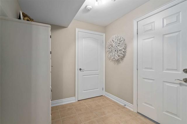17 White Oaks Rd, Townhouse with 2 bedrooms, 3 bathrooms and 2 parking in Barrie ON | Image 25