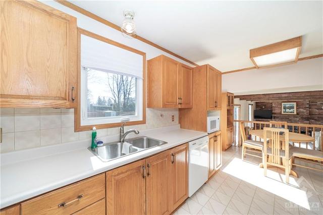 3014 Innes Road, House detached with 3 bedrooms, 4 bathrooms and 6 parking in Ottawa ON | Image 10