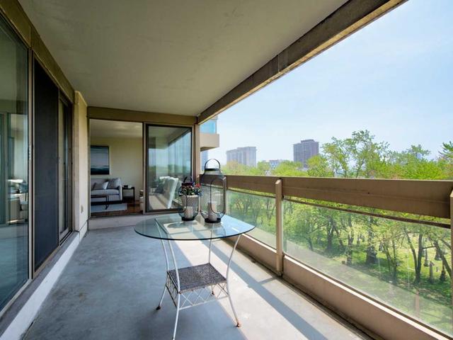701 - 61 St Clair Ave W, Condo with 2 bedrooms, 2 bathrooms and 1 parking in Toronto ON | Image 17