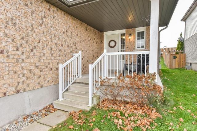 815 Frontenac Crescent, House detached with 3 bedrooms, 1 bathrooms and 3 parking in Woodstock ON | Image 15