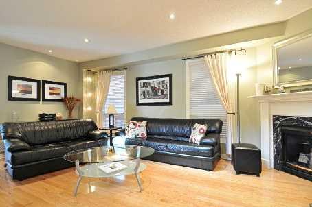 100 Rideau Dr, House attached with 3 bedrooms, 3 bathrooms and 3 parking in Richmond Hill ON | Image 8