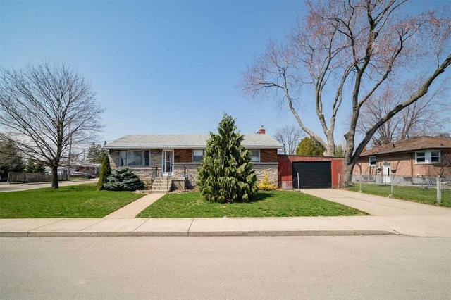 436 East 14th St, House detached with 3 bedrooms, 1 bathrooms and 3 parking in Hamilton ON | Image 1