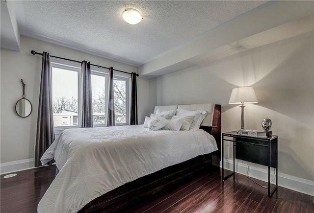 th 30 - 9 Oakburn Cres, House attached with 3 bedrooms, 4 bathrooms and 1 parking in Toronto ON | Image 16