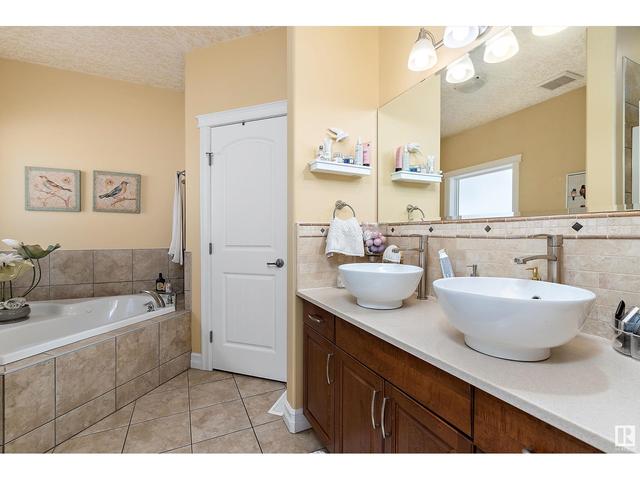 6422 164a Av Nw, House detached with 5 bedrooms, 3 bathrooms and null parking in Edmonton AB | Image 20