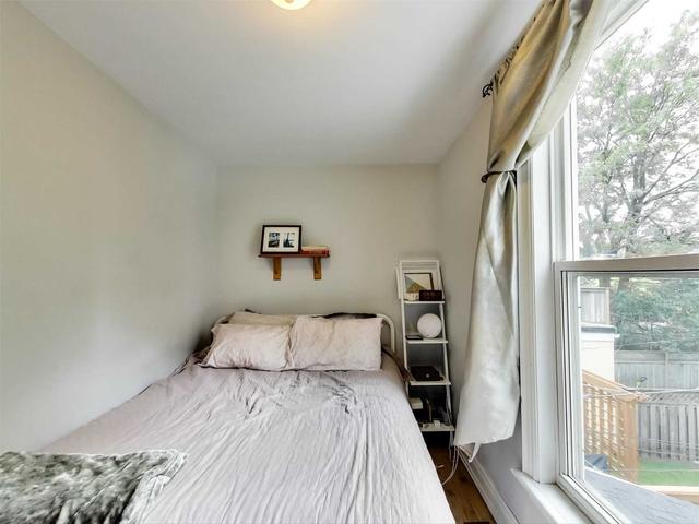 594 Indian Grve, House attached with 3 bedrooms, 2 bathrooms and 0 parking in Toronto ON | Image 13
