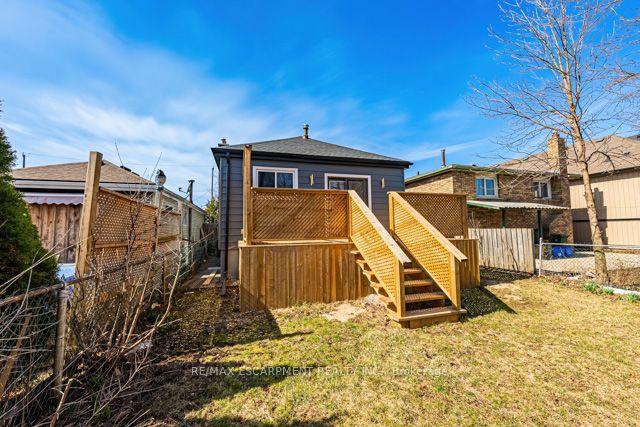 584 Corbett St, House detached with 4 bedrooms, 2 bathrooms and 1 parking in Hamilton ON | Image 28