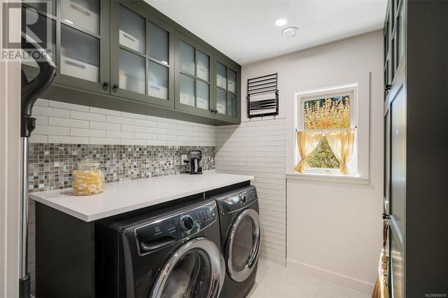 A laundry room Martha Stewart would approve of | Image 42