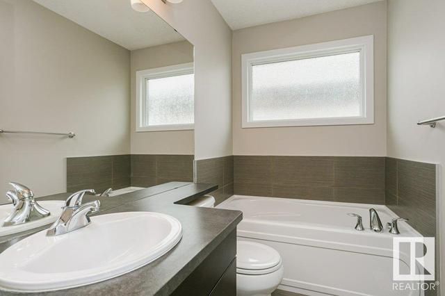 1035 177 St Sw, House semidetached with 4 bedrooms, 3 bathrooms and null parking in Edmonton AB | Image 17