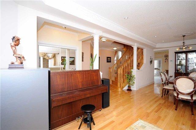 78 Foxwood Rd, House detached with 4 bedrooms, 4 bathrooms and 5 parking in Vaughan ON | Image 3