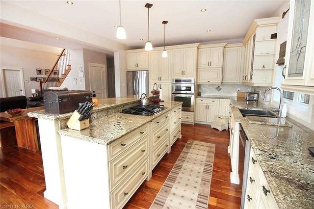 29 Duncombe Dr, House detached with 3 bedrooms, 3 bathrooms and 6 parking in Kawartha Lakes ON | Image 7