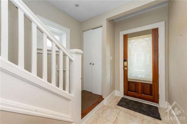 5 Raleigh Street, House detached with 3 bedrooms, 2 bathrooms and 3 parking in Ottawa ON | Image 3