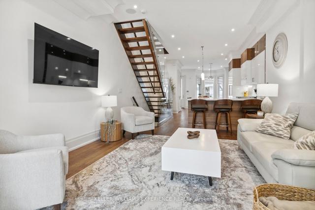 310 Robert St, House semidetached with 4 bedrooms, 5 bathrooms and 1 parking in Toronto ON | Image 8