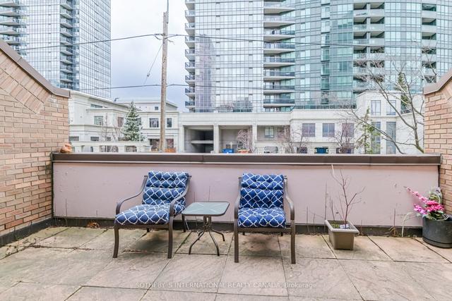 108 - 3 Duplex Ave, Condo with 3 bedrooms, 3 bathrooms and 2 parking in Toronto ON | Image 9