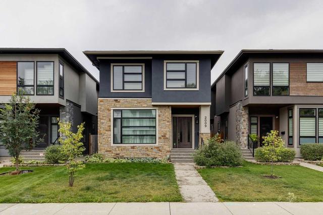 2009 44 Avenue Sw, House detached with 4 bedrooms, 3 bathrooms and 2 parking in Calgary AB | Image 1