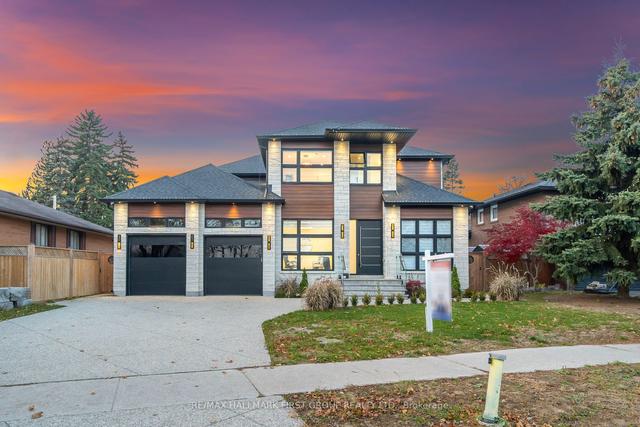 246 Edenbridge Dr, House detached with 4 bedrooms, 5 bathrooms and 6 parking in Toronto ON | Image 12