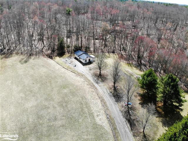 1347 Deebank Road, House detached with 3 bedrooms, 1 bathrooms and 20 parking in Muskoka Lakes ON | Image 12
