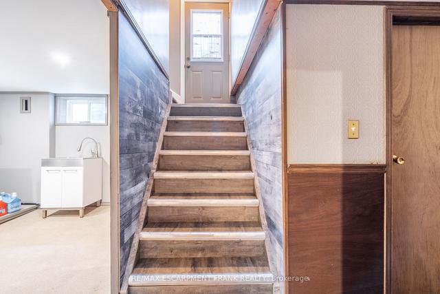 195 West 19th St, House detached with 2 bedrooms, 1 bathrooms and 4 parking in Hamilton ON | Image 18