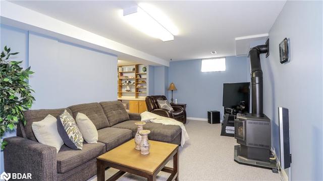 8 Tomlin Court, House detached with 3 bedrooms, 3 bathrooms and 6 parking in Barrie ON | Image 33
