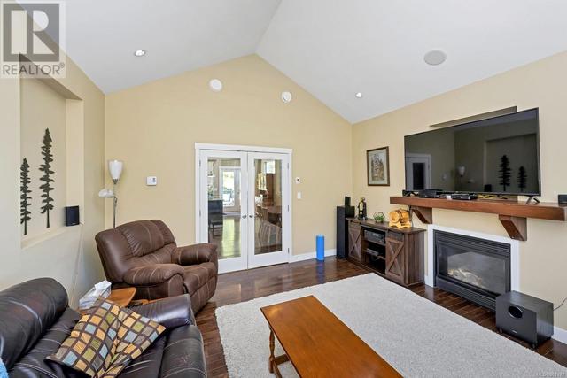 1153 Deerview Pl, House detached with 6 bedrooms, 3 bathrooms and 4 parking in Langford BC | Image 17