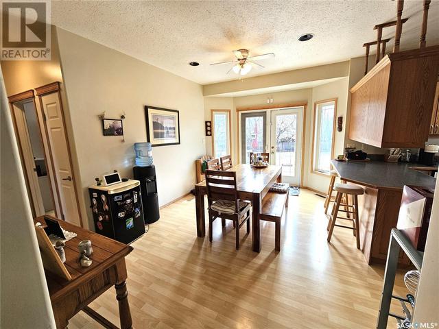 302 Centre Avenue, House detached with 4 bedrooms, 3 bathrooms and null parking in Meadow Lake SK | Image 5