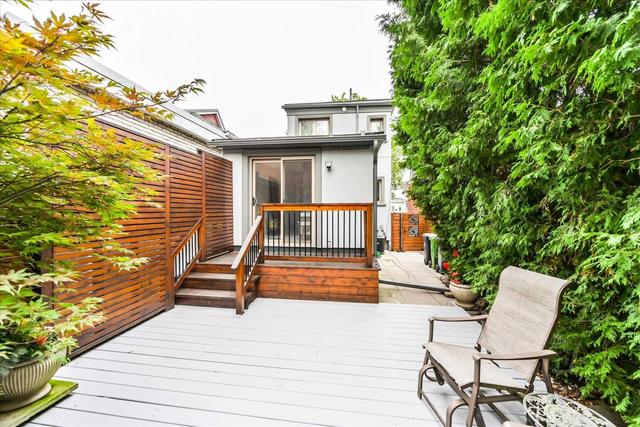 61 Aldwych Ave, House detached with 3 bedrooms, 3 bathrooms and 1 parking in Toronto ON | Image 25