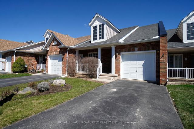 19 Thornton St, House attached with 2 bedrooms, 3 bathrooms and 2 parking in Guelph ON | Image 12