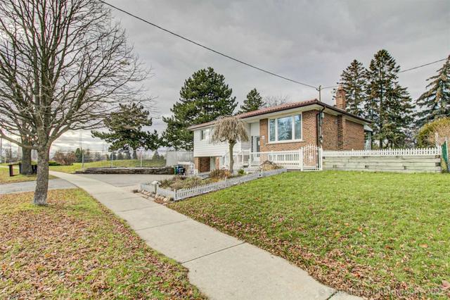 46 Tobermory Dr, House detached with 3 bedrooms, 3 bathrooms and 6 parking in Toronto ON | Image 17