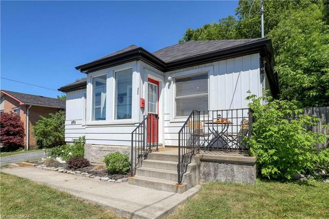 809 Portsmouth Avenue, House detached with 3 bedrooms, 2 bathrooms and 5 parking in Kingston ON | Image 2
