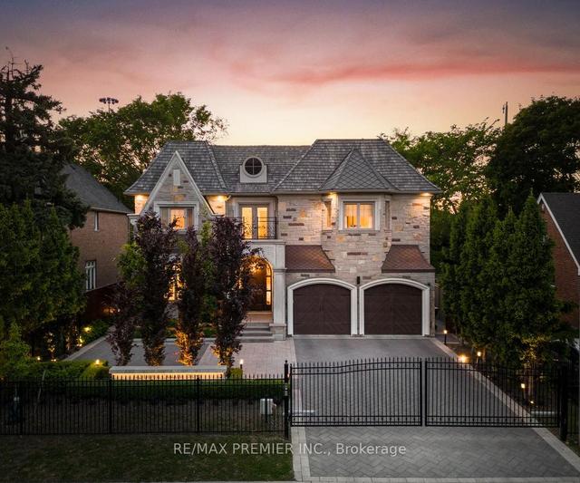 142 Upper Canada Dr, House detached with 4 bedrooms, 6 bathrooms and 10 parking in Toronto ON | Image 1