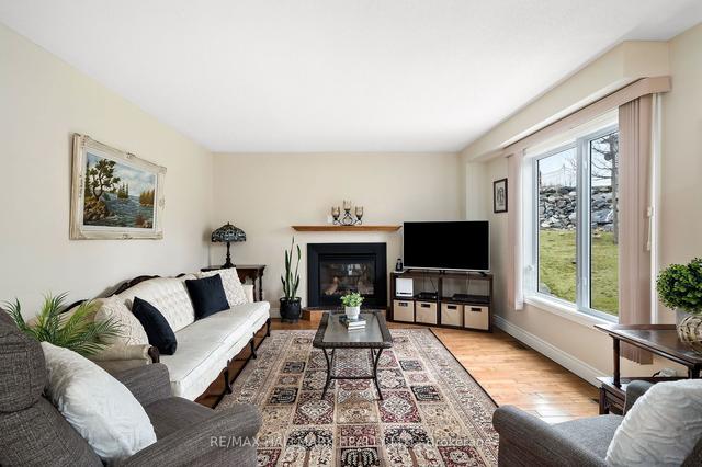 42 Winnifred Ave, House detached with 4 bedrooms, 2 bathrooms and 3 parking in Parry Sound ON | Image 3