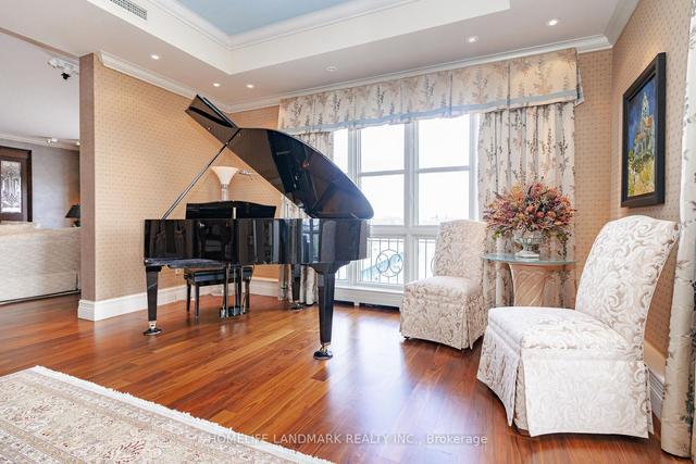 7a - 2 Chedington Pl, Condo with 2 bedrooms, 3 bathrooms and 2 parking in Toronto ON | Image 4