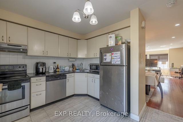 54 - 700 Osgoode Dr, Townhouse with 3 bedrooms, 2 bathrooms and 2 parking in London ON | Image 2