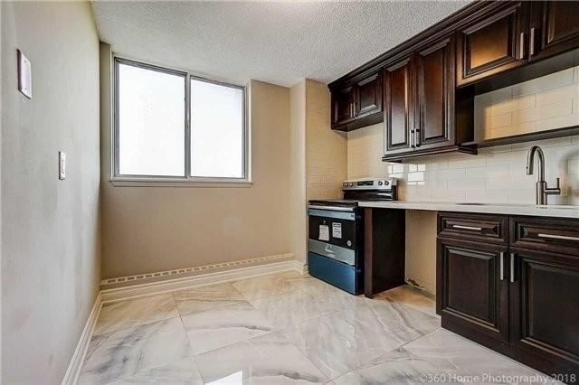 905 - 100 Wingarden Crt, Condo with 2 bedrooms, 2 bathrooms and 1 parking in Toronto ON | Image 4