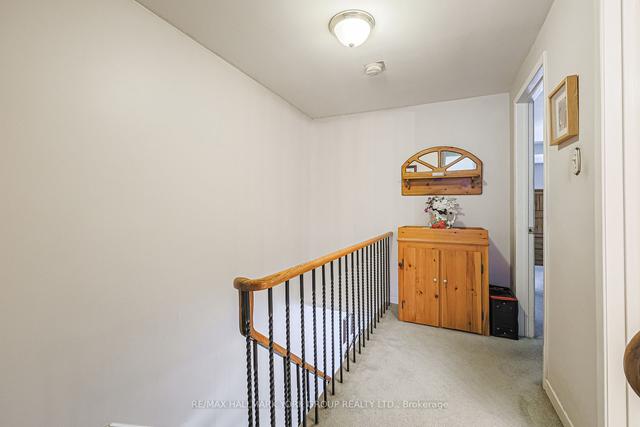 19 Edgar Woods Rd, Townhouse with 3 bedrooms, 3 bathrooms and 2 parking in Toronto ON | Image 7