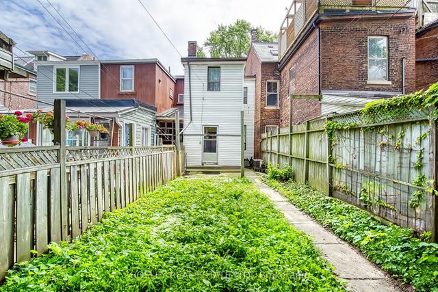 12 O'hara Ave, House attached with 3 bedrooms, 1 bathrooms and 1 parking in Toronto ON | Image 18