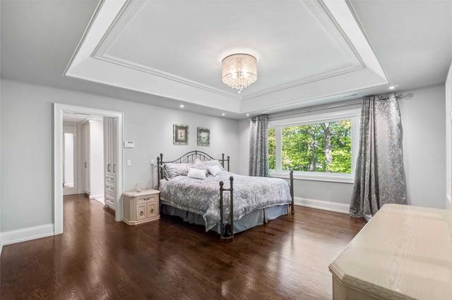 25 Sifton Crt, House detached with 4 bedrooms, 8 bathrooms and 9 parking in Toronto ON | Image 11