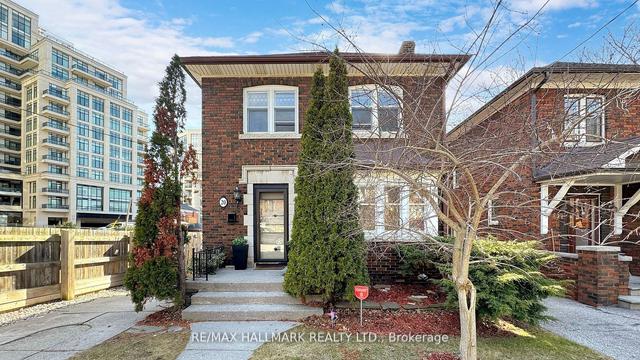 20 Riverview Gdns, House detached with 3 bedrooms, 2 bathrooms and 4 parking in Toronto ON | Image 1