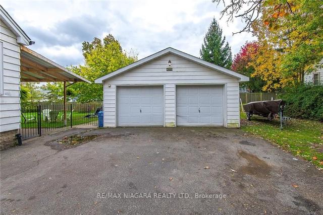 4270 Chippawa Pkwy, House detached with 3 bedrooms, 3 bathrooms and 8 parking in Niagara Falls ON | Image 2