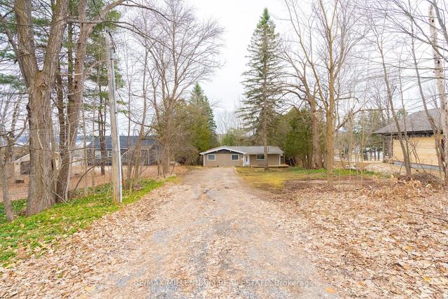 98 Hilltop Dr, House detached with 3 bedrooms, 1 bathrooms and 10 parking in Huntsville ON | Image 1