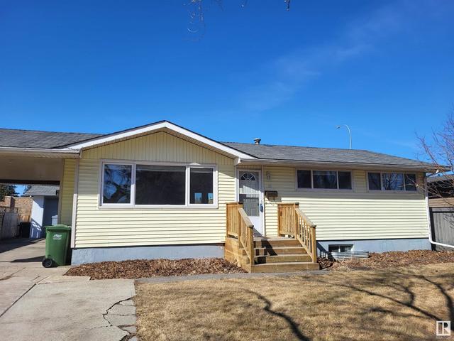 35 Spruce Cr, House detached with 4 bedrooms, 2 bathrooms and 4 parking in St. Albert AB | Image 1
