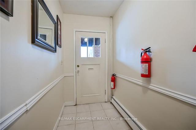 90 Rosslyn Ave S, House detached with 3 bedrooms, 3 bathrooms and 1 parking in Hamilton ON | Image 13