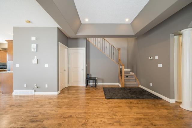505 17 Avenue Nw, Home with 6 bedrooms, 3 bathrooms and 2 parking in Calgary AB | Image 8