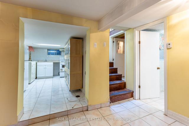 238a Bathurst St, House attached with 3 bedrooms, 2 bathrooms and 2 parking in Toronto ON | Image 22