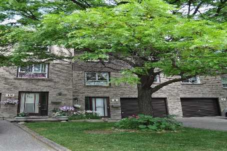 8 Thunder Grove Blvd, Townhouse with 3 bedrooms, 2 bathrooms and 1 parking in Toronto ON | Image 1