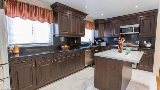 2 Romfield Court, House detached with 6 bedrooms, 3 bathrooms and null parking in Markham ON | Image 7