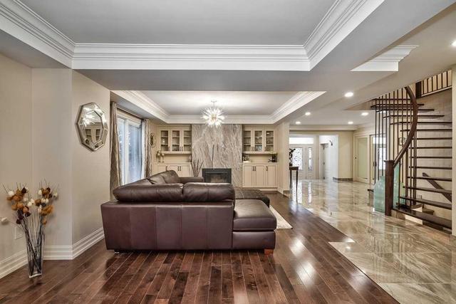 4236 Spruce Ave, House detached with 4 bedrooms, 4 bathrooms and 2 parking in Burlington ON | Image 3